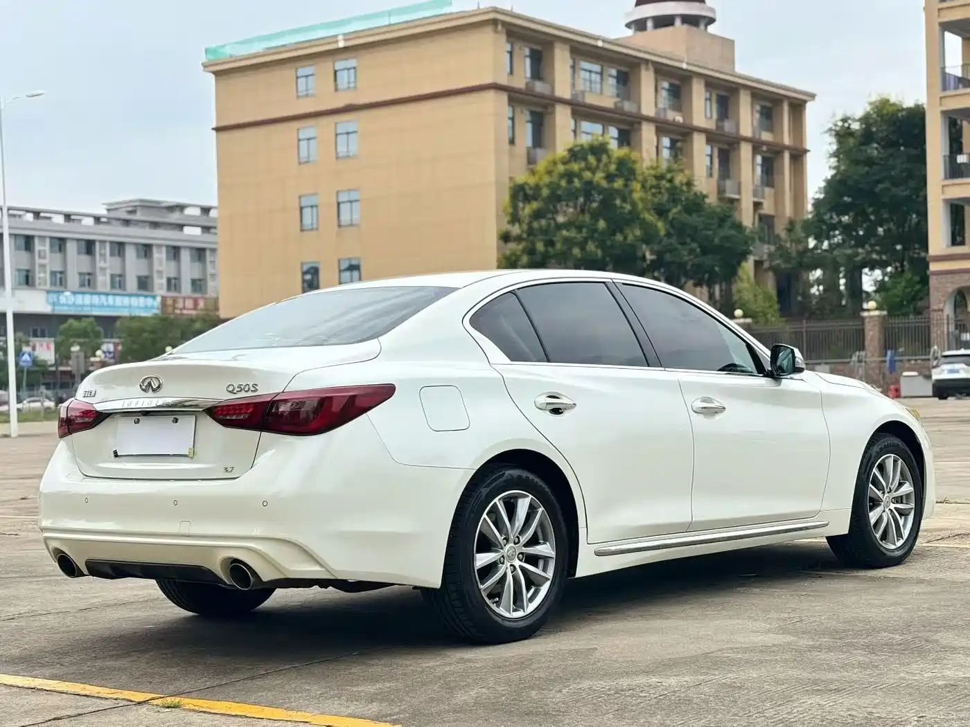 Фото 7 - Infiniti Q50L