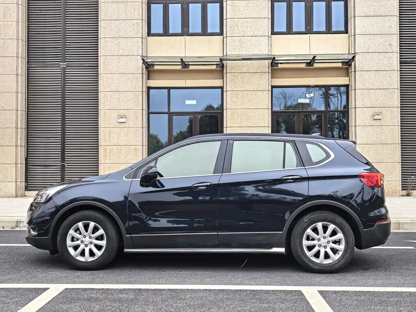Buick Envision Plus 2020 20T FWD Leading фото 8