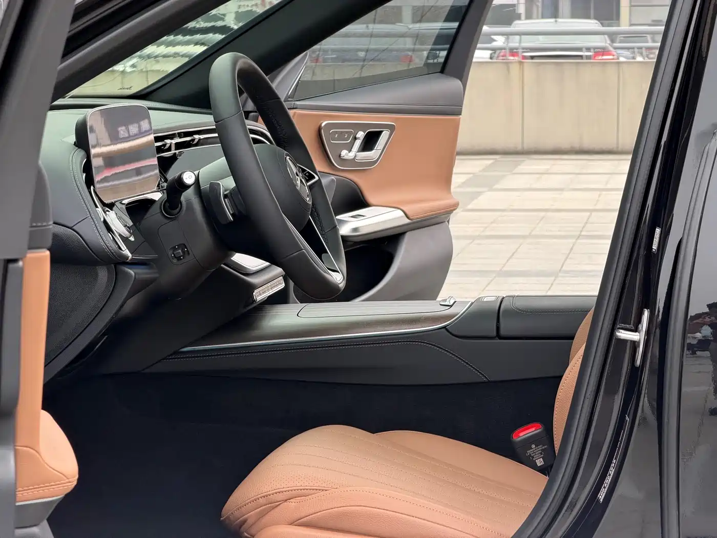 Mercedes-Benz E-Class 2025 E 300 L Luxury фото 9