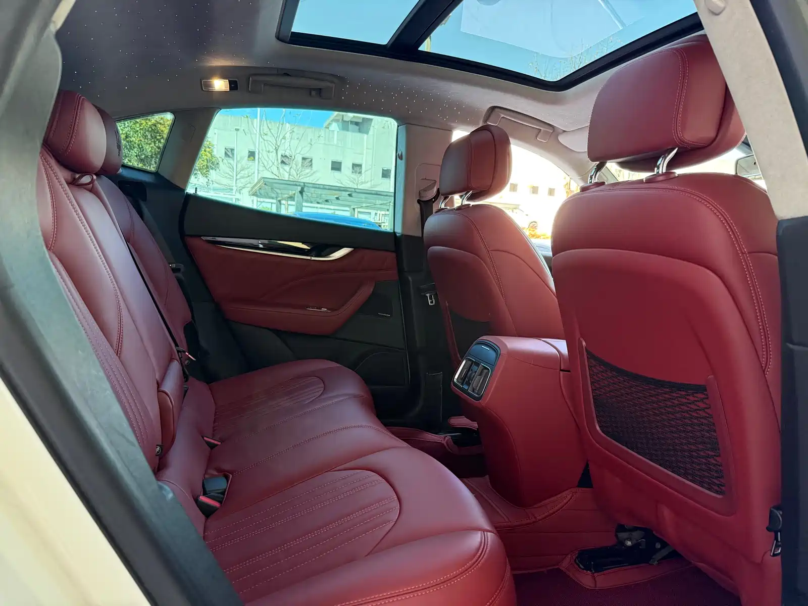 Photo 11 - Maserati Levante