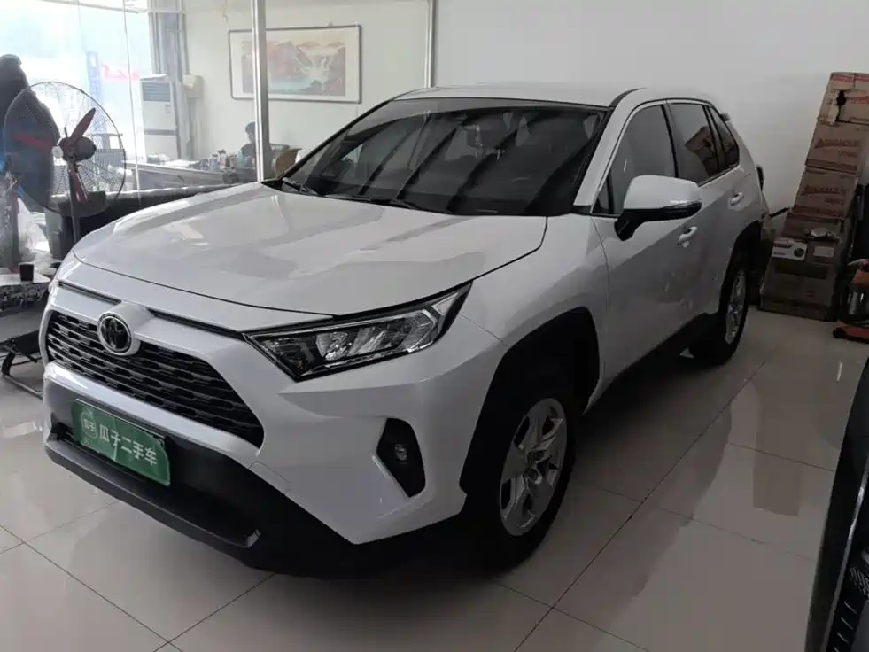 Toyota RAV4 2025 2024 2.0L CVT FWD Urban Edition