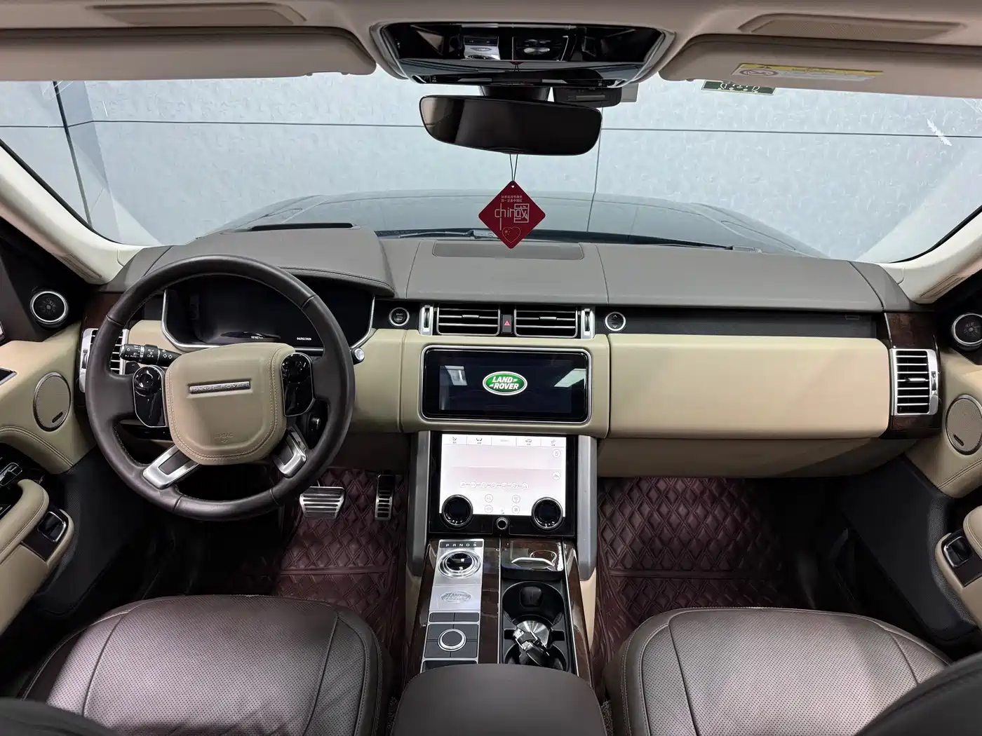 Land Rover Range Rover 2022 3.0 L6 360PS Heritage Edition фото 13