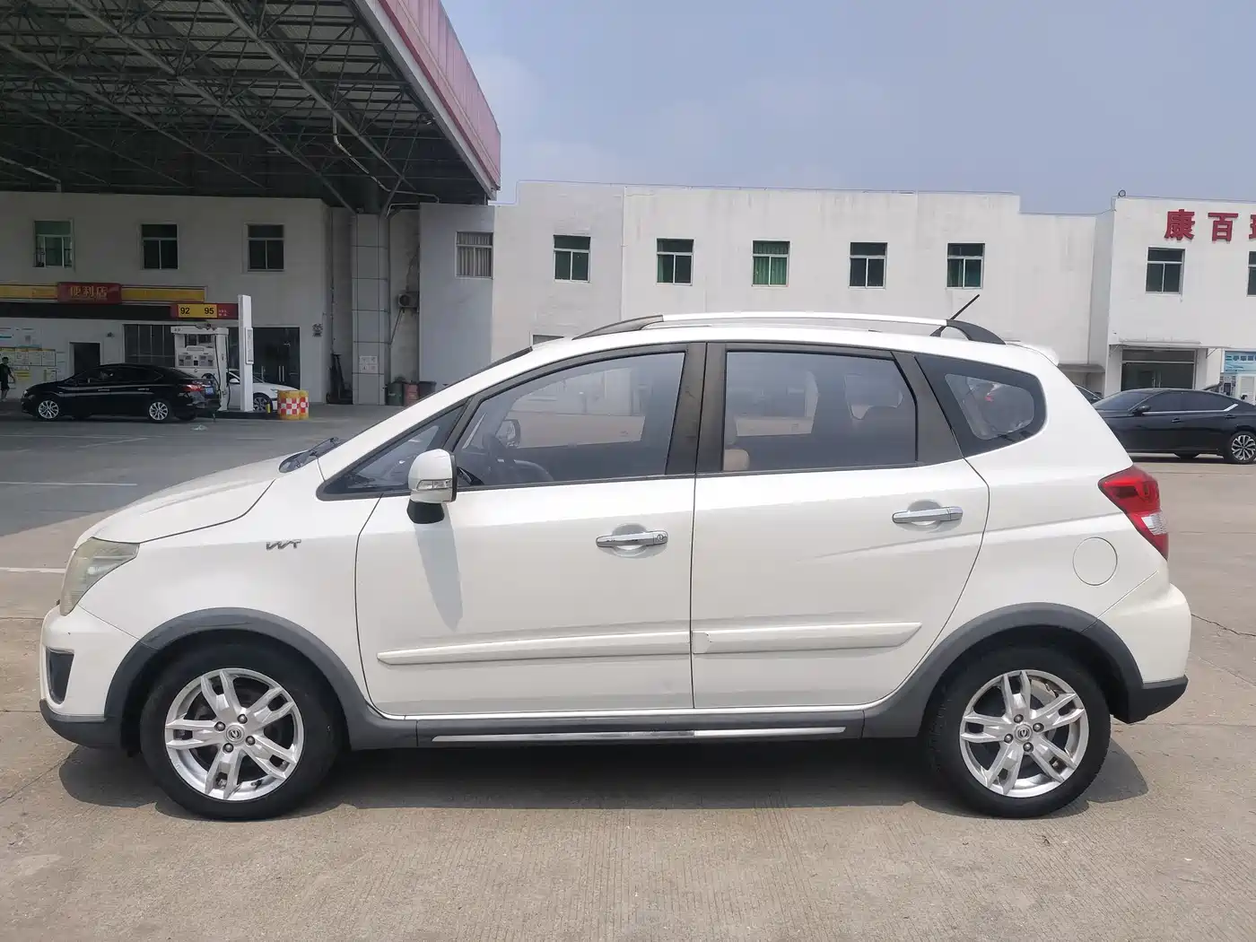 Changan CX20 2015 2014 1.4L IMT Sunroof Navigation China IV