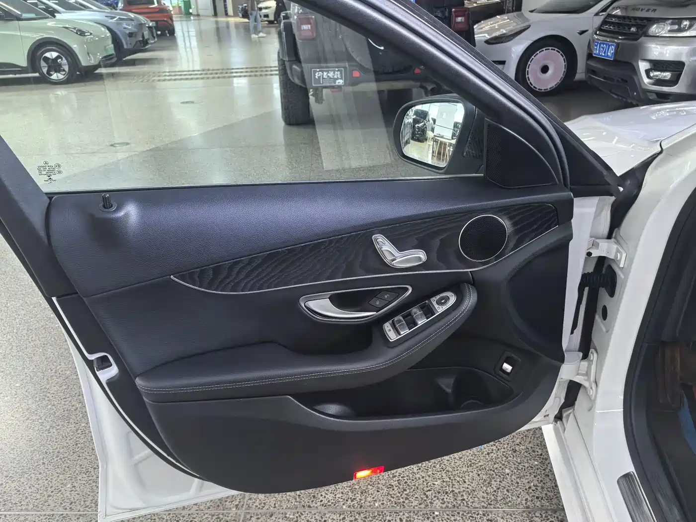 Mercedes-Benz C-Class (Import) 2017 Facelift C 200 Estate фото 36