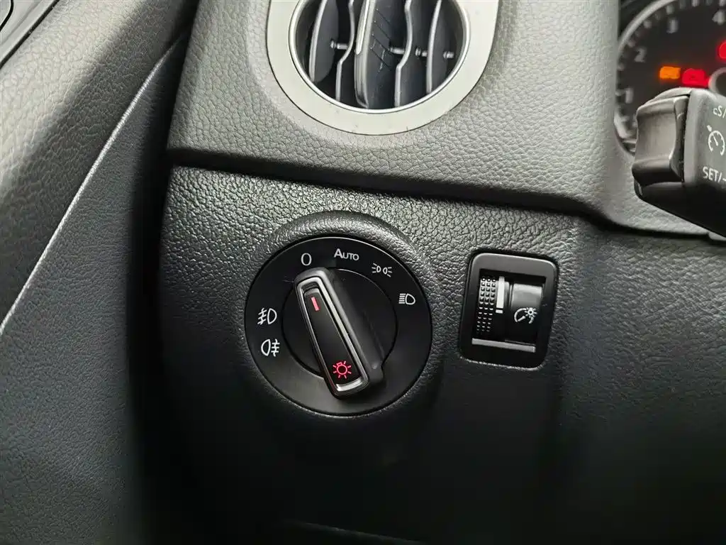 Volkswagen Tiguan 2015 2.0TSI Automatic 4WD Flagship фото 21