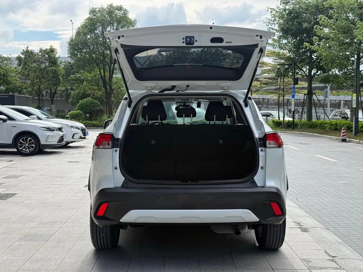 Toyota Corolla Cross 2023 2.0L Pioneer Edition фото 8