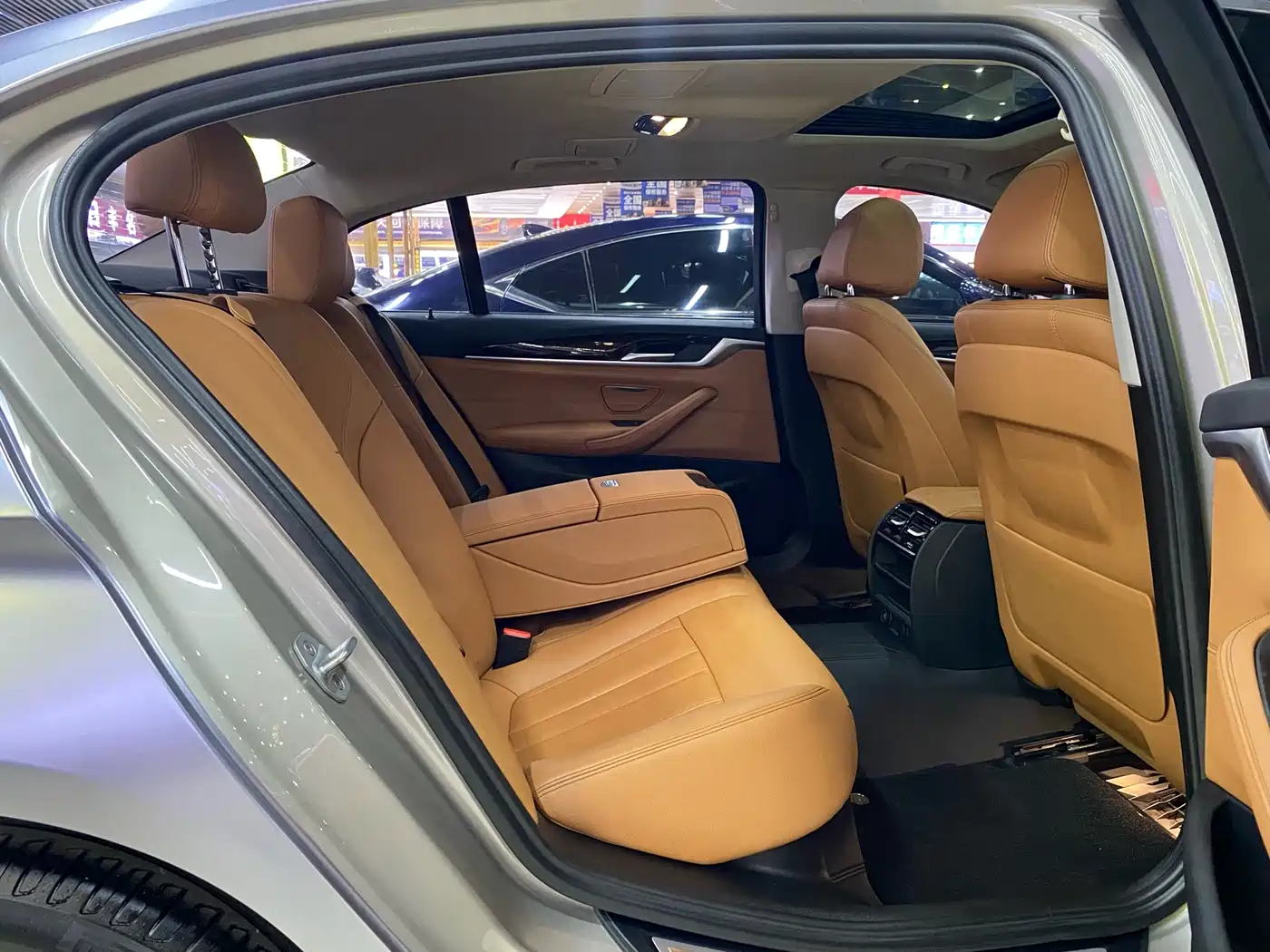 BMW 5 Series 2018 528Li Launch Special Edition фото 14