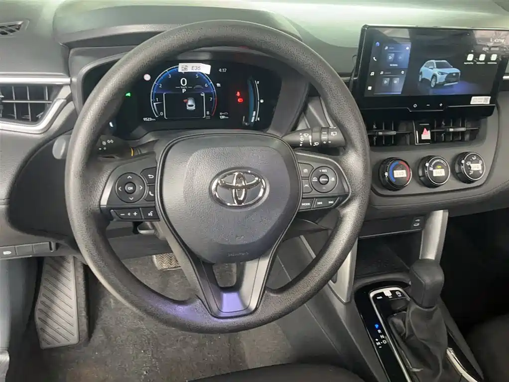 Toyota Corolla Cross 2024 Model 2.0L Pioneer Edition фото 4