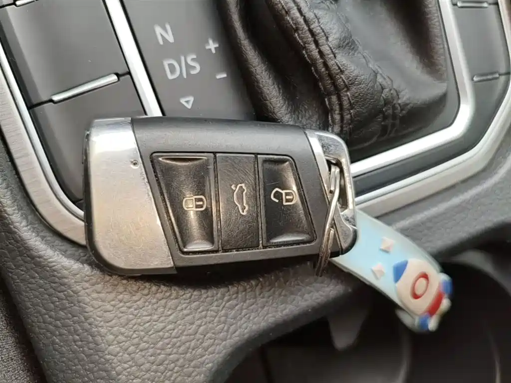 Volkswagen Golf Sportsvan 2018 1.6L Automatic Comfort фото 9