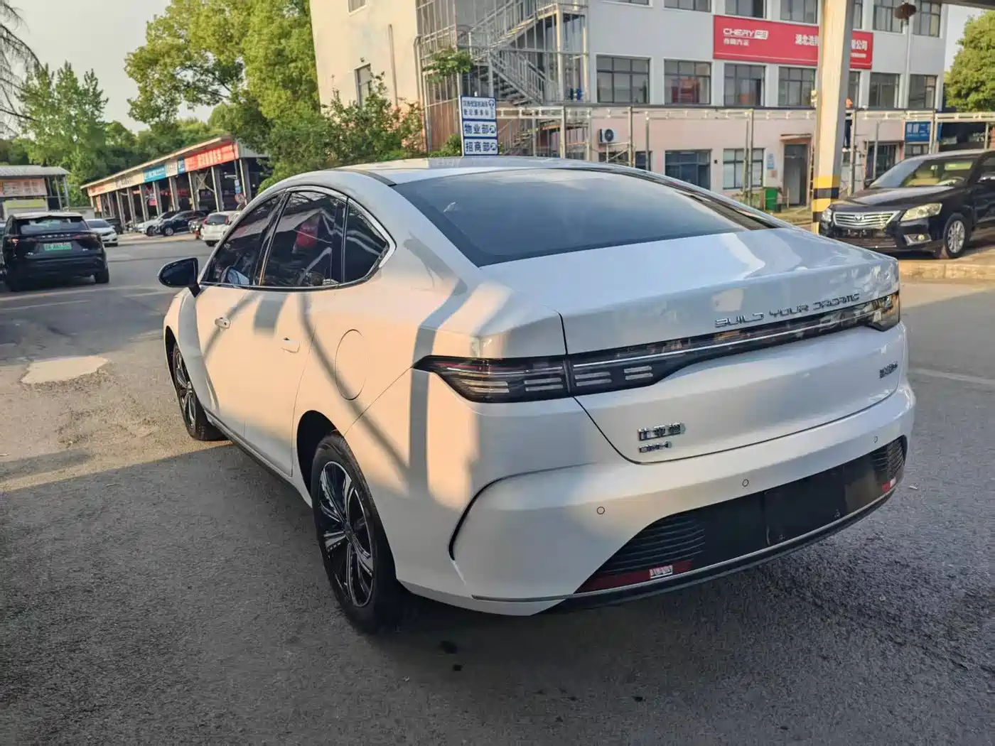 BYD Destroyer 05 2023 Model Champion Edition DM-i 120KM Luxury фото 9