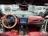 Photo 6 - Maserati Levante