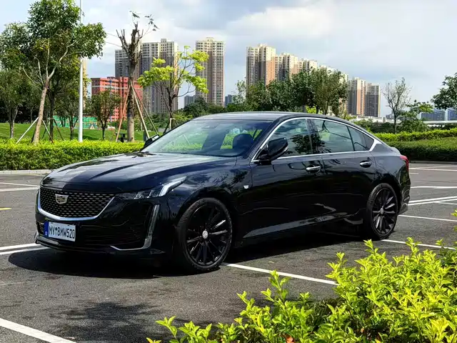 Cadillac CT5 28T, Премиум