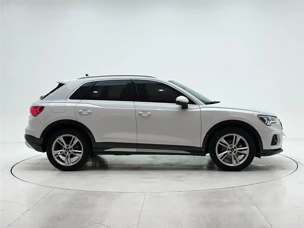 Audi Q3 2022 35 TFSI Fashion Elegance фото 9