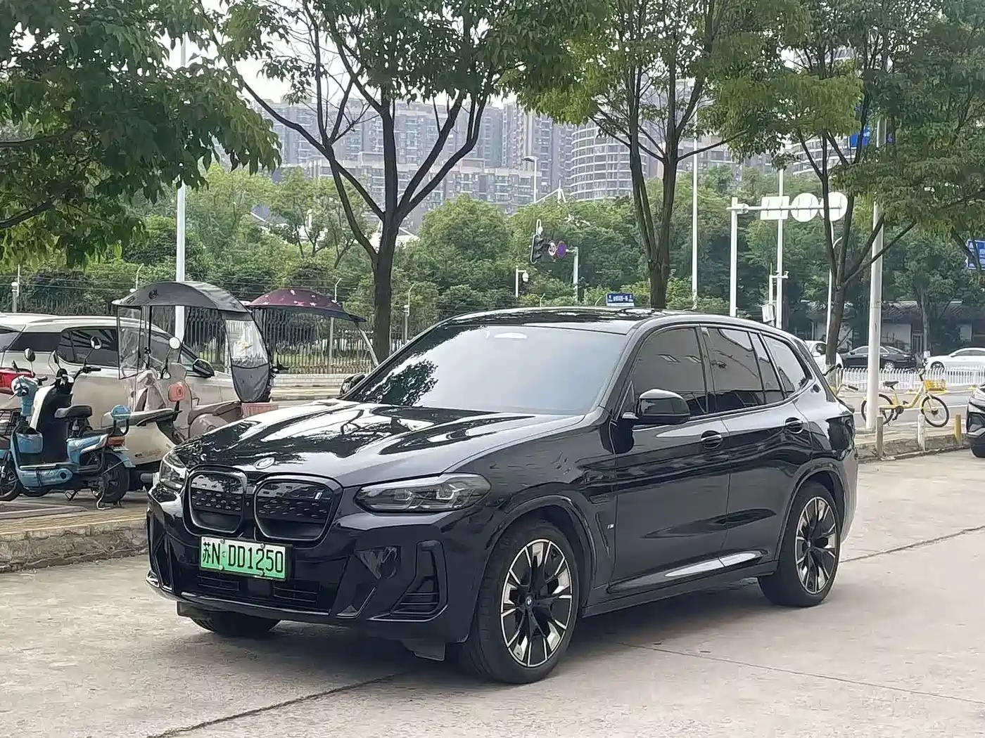 BMW iX3 2023
