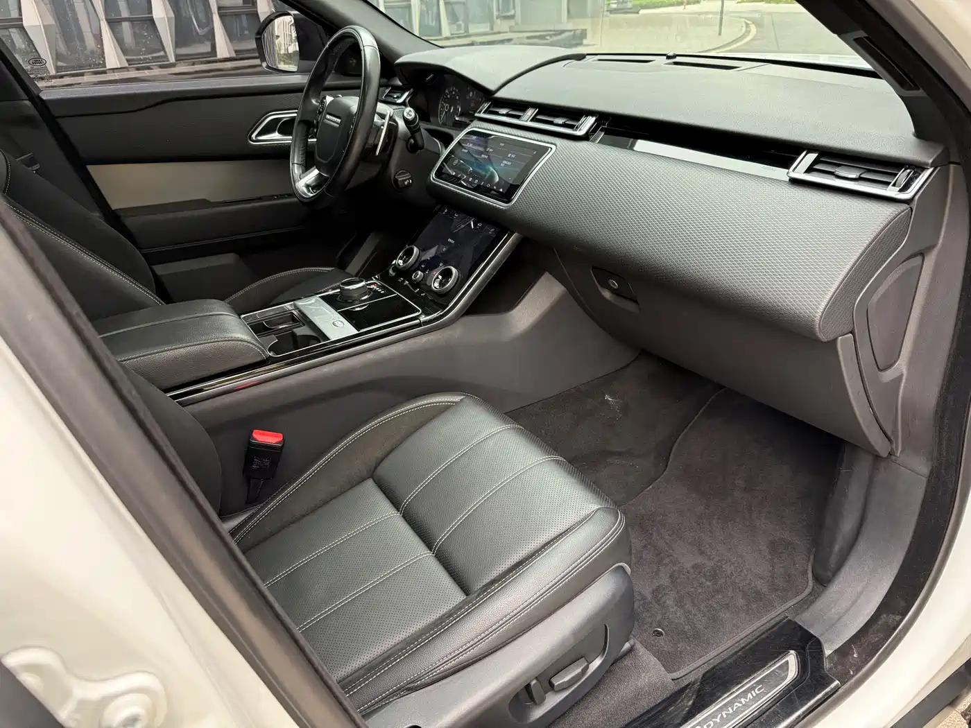 Land Rover Range Rover Velar 2019 250PS R-DYNAMIC S фото 8