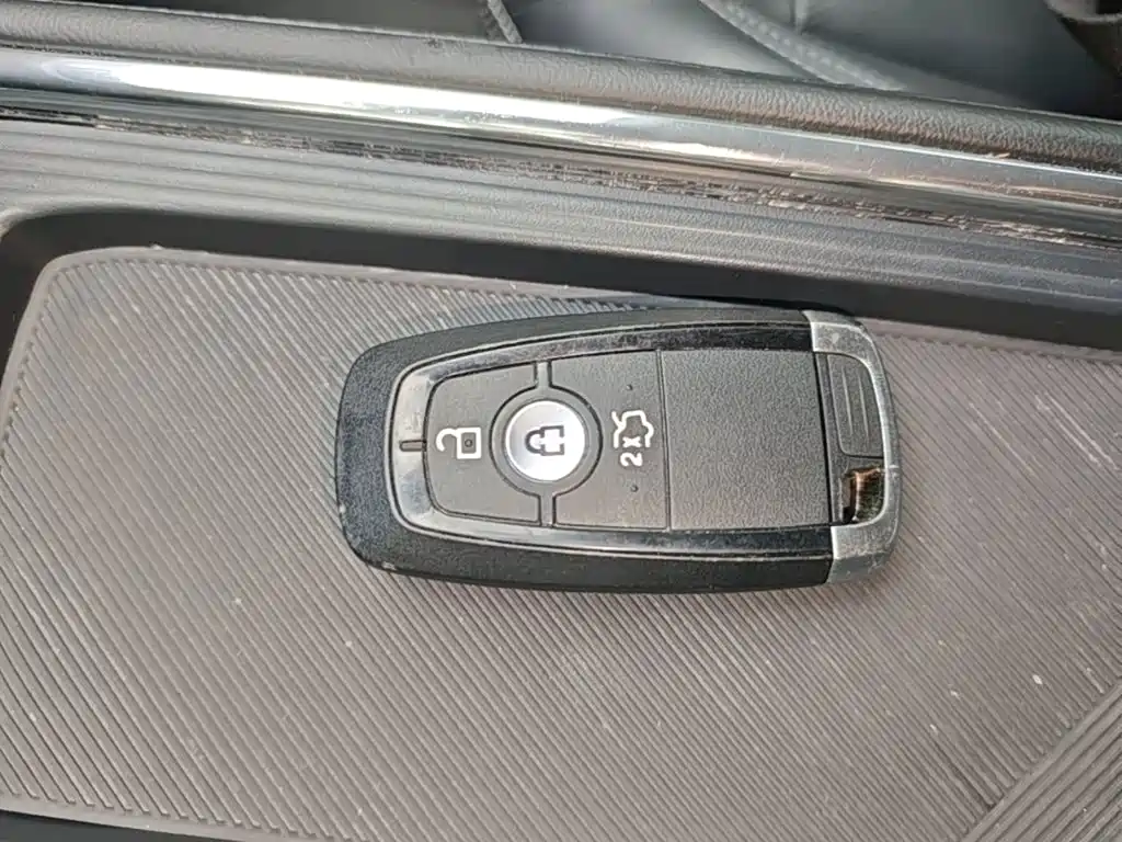 Фото 9 - Ford Mondeo