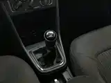 Photo 13 - Volkswagen Jetta
