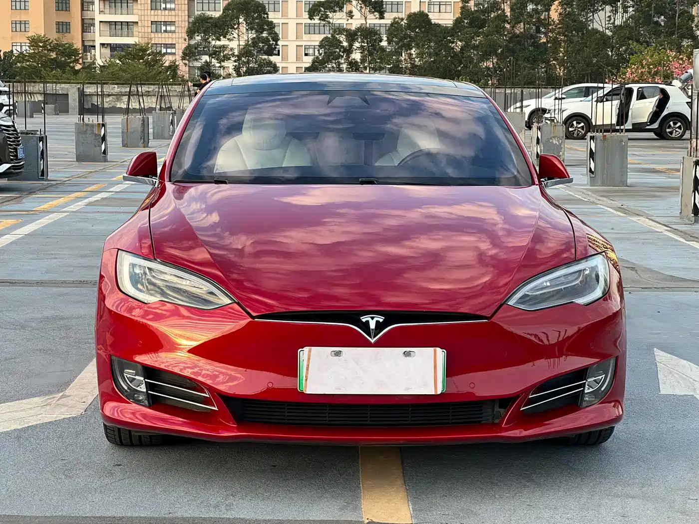 TESLA MODEL S