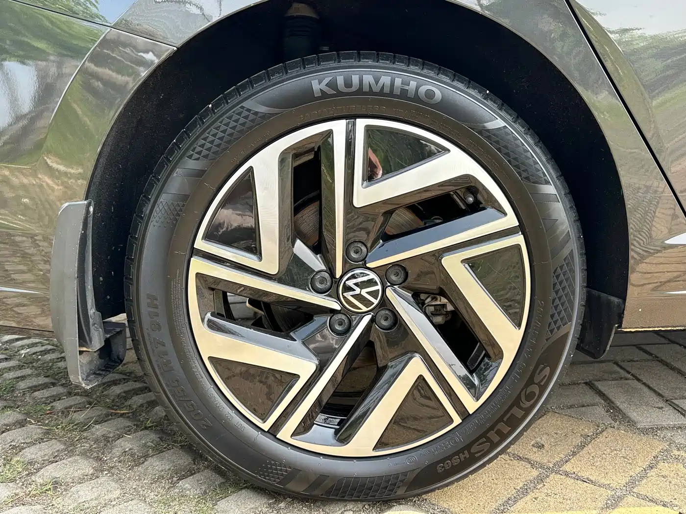 Volkswagen Sagitar 2023 300TSI DSG Surpassing Edition фото 10