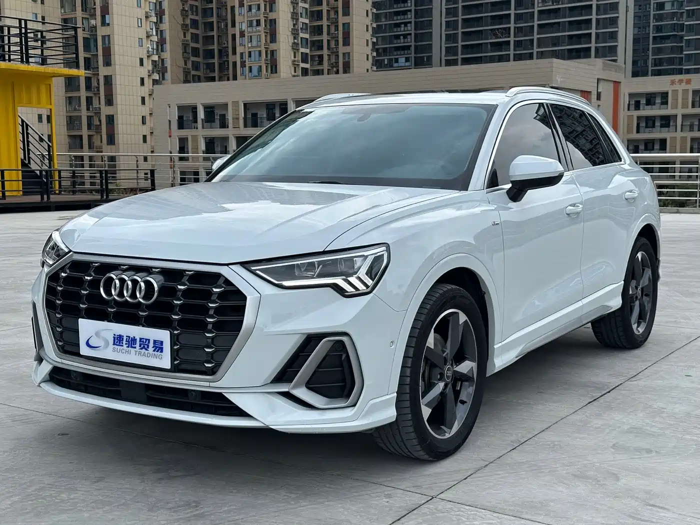 AUDI Q3