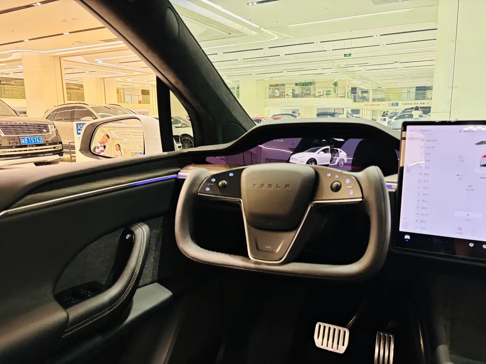 Фото 8 - Tesla Model X