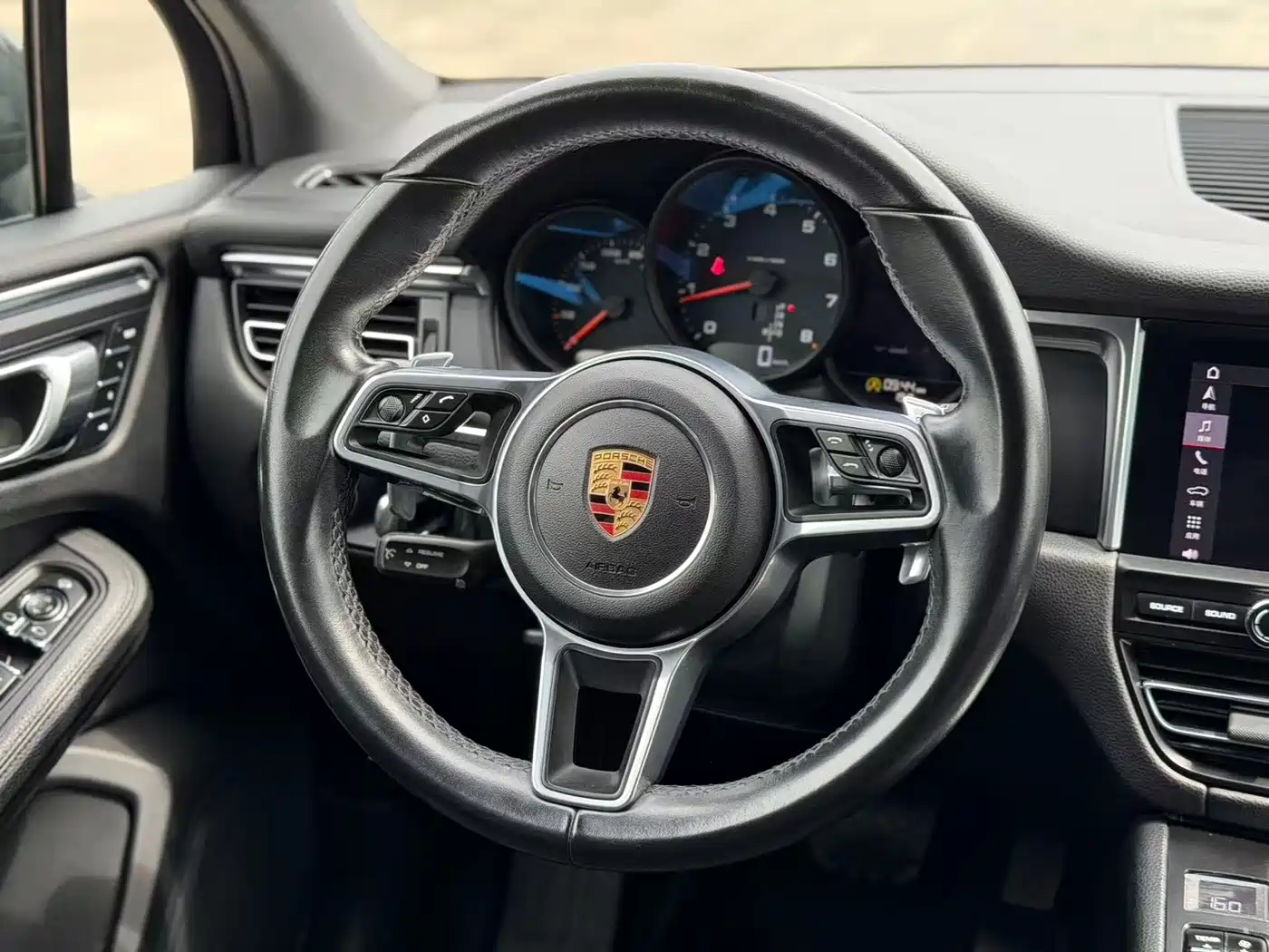 Porsche Macan 2018 Macan 2.0T фото 4