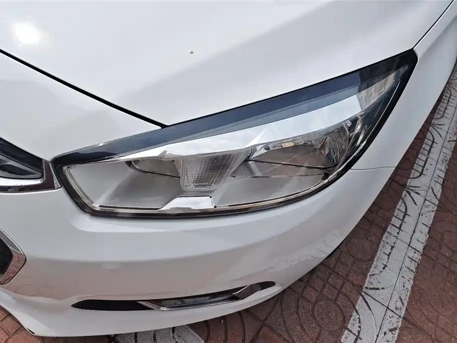 Chevrolet Cruze 2015 1.4T Manual Elite Edition фото 5