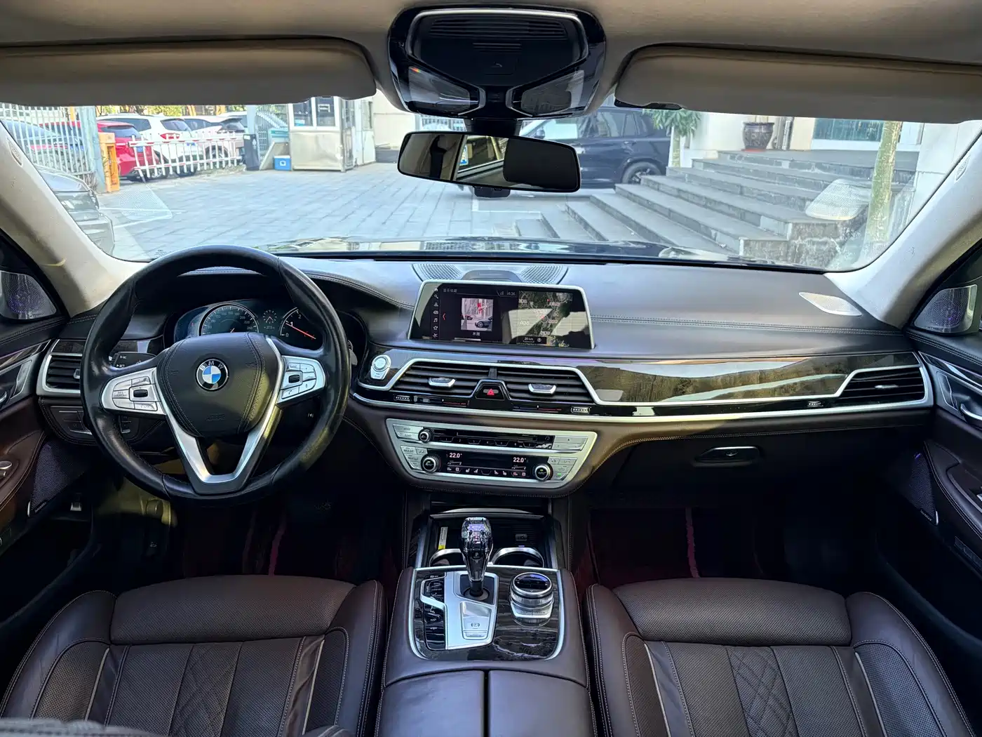 Фото 8 - BMW 7 Series