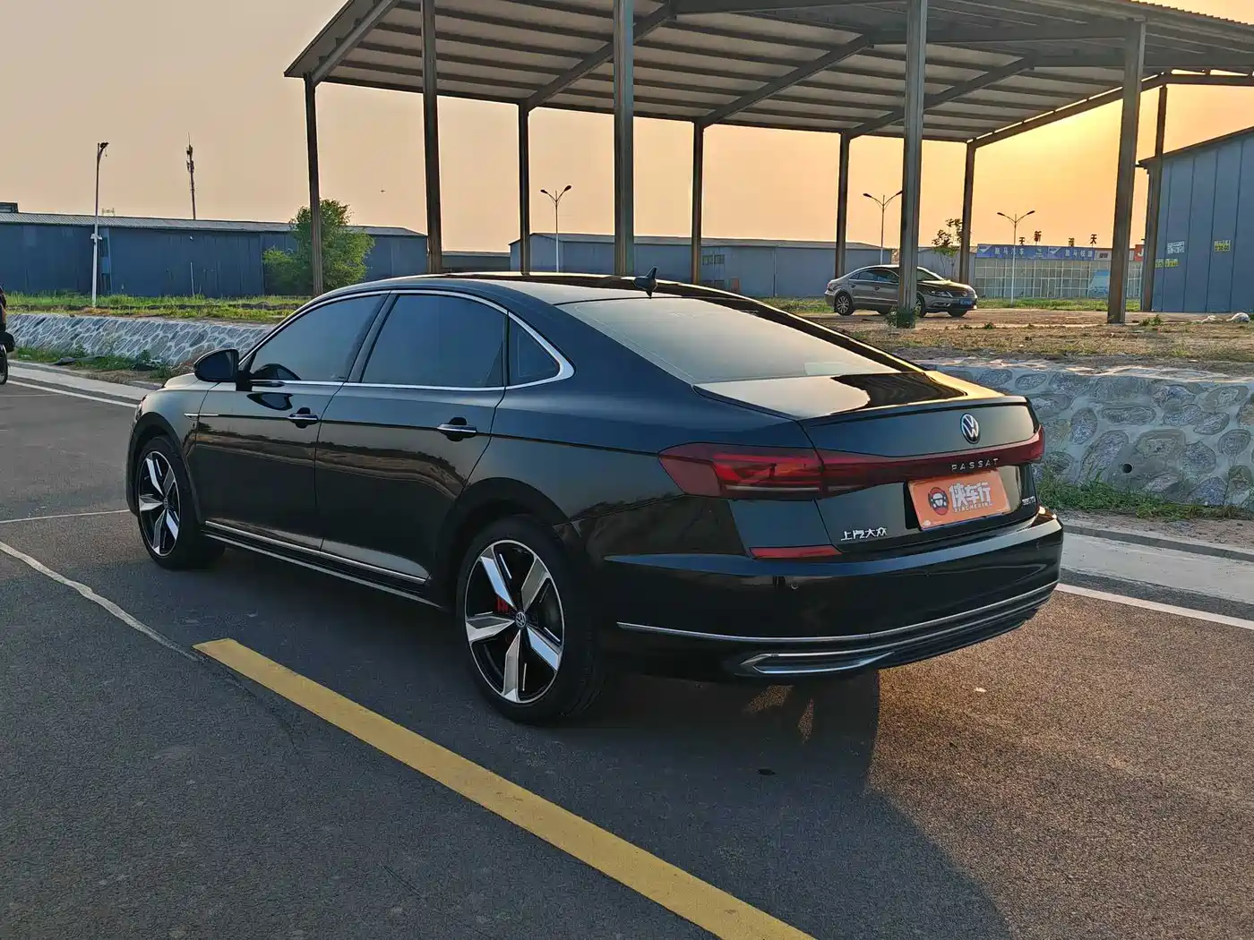 Volkswagen Passat 2024 330TSI Starlight Elite Edition фото 3