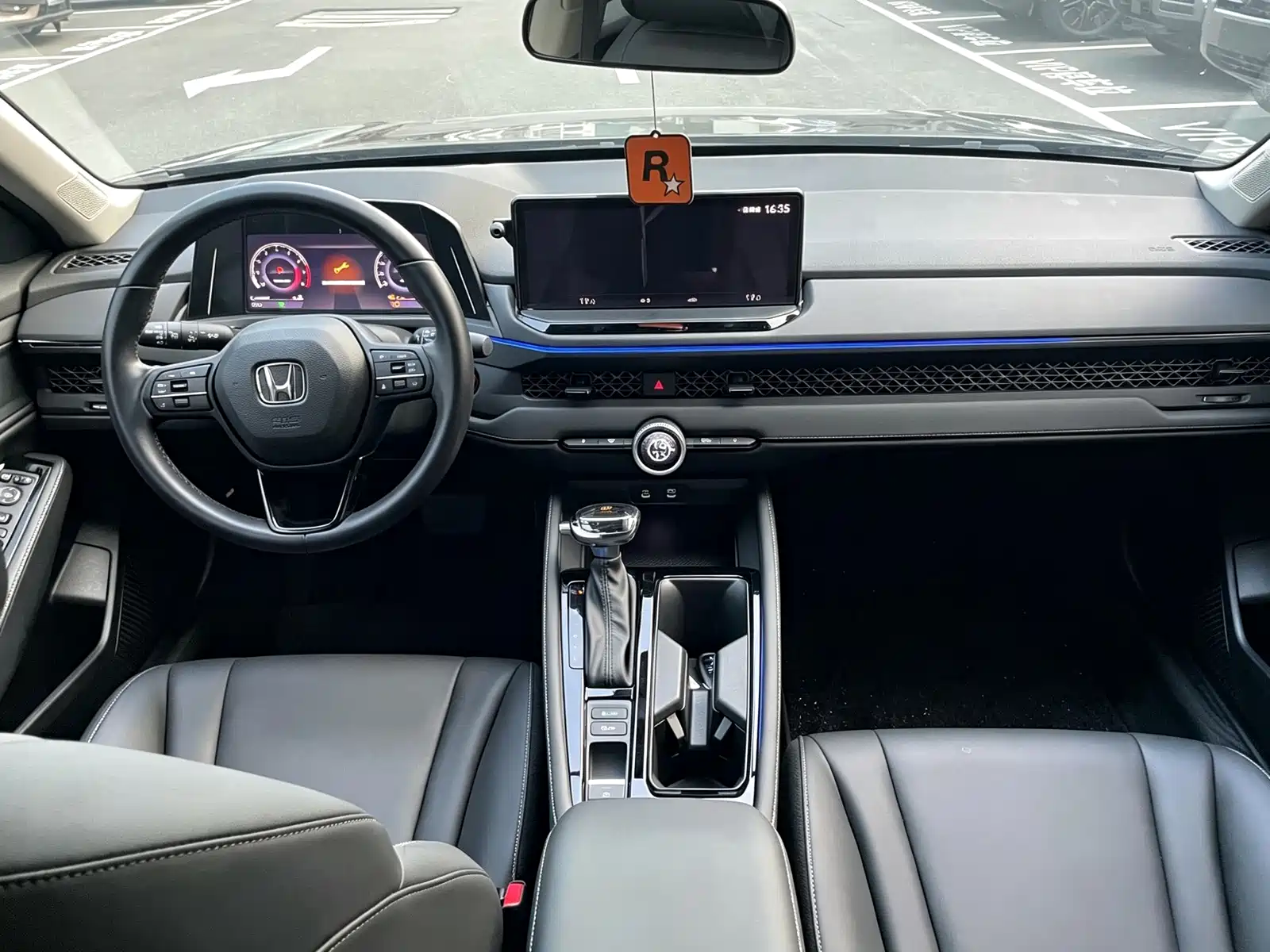 Фото 8 - Honda Accord