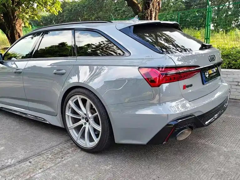 Photo 6 - Audi RS 6