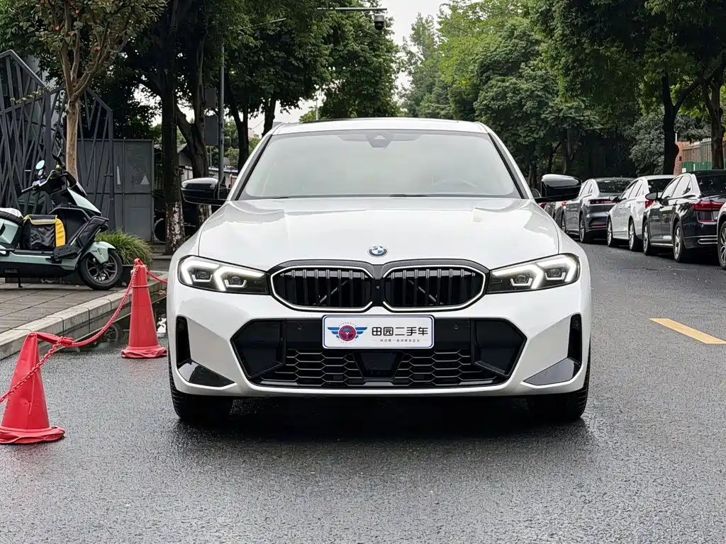 صورة 2 - BMW 3 Series