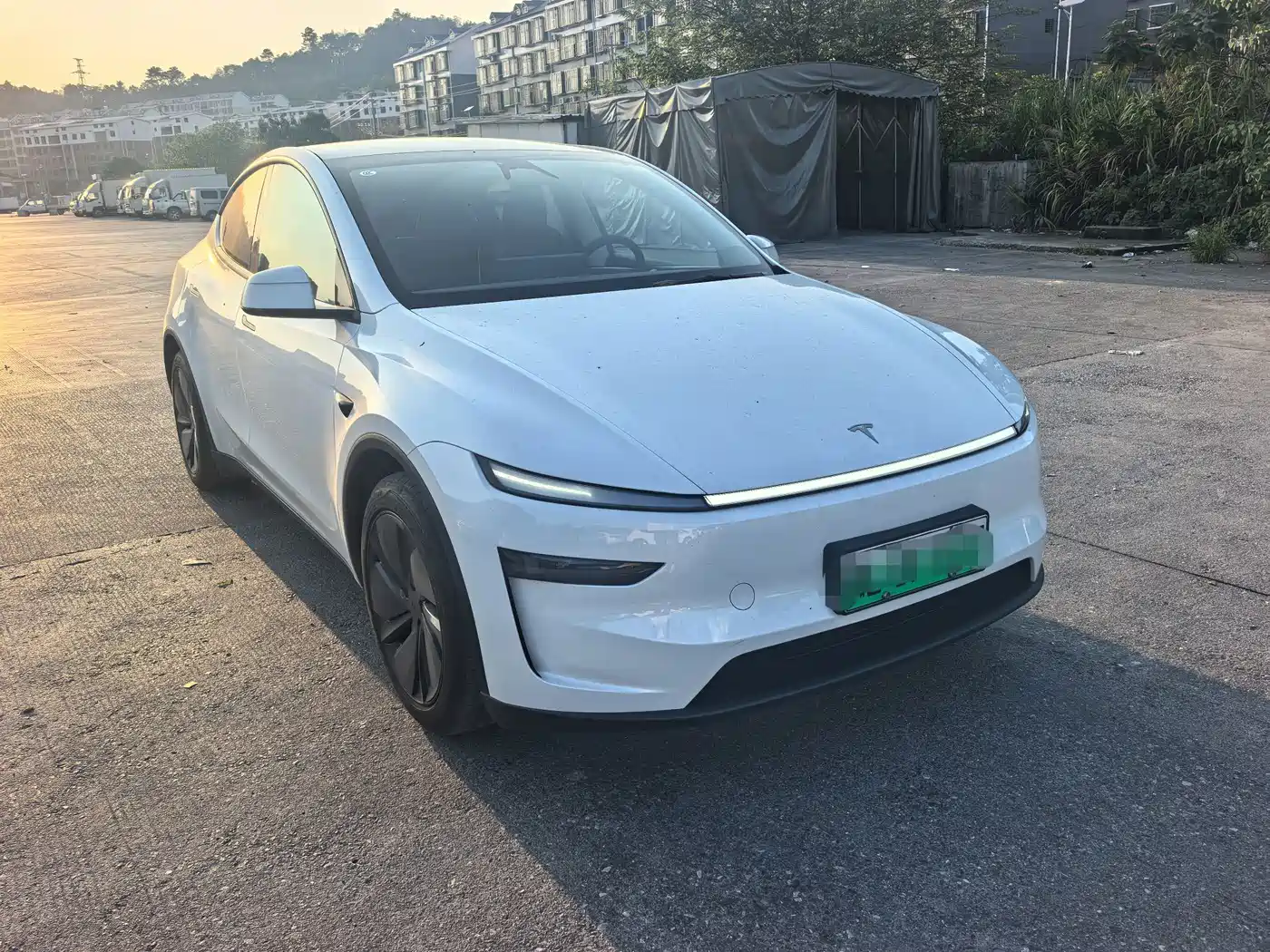 Tesla Model Y 2026 2025 Rear-Wheel Drive
