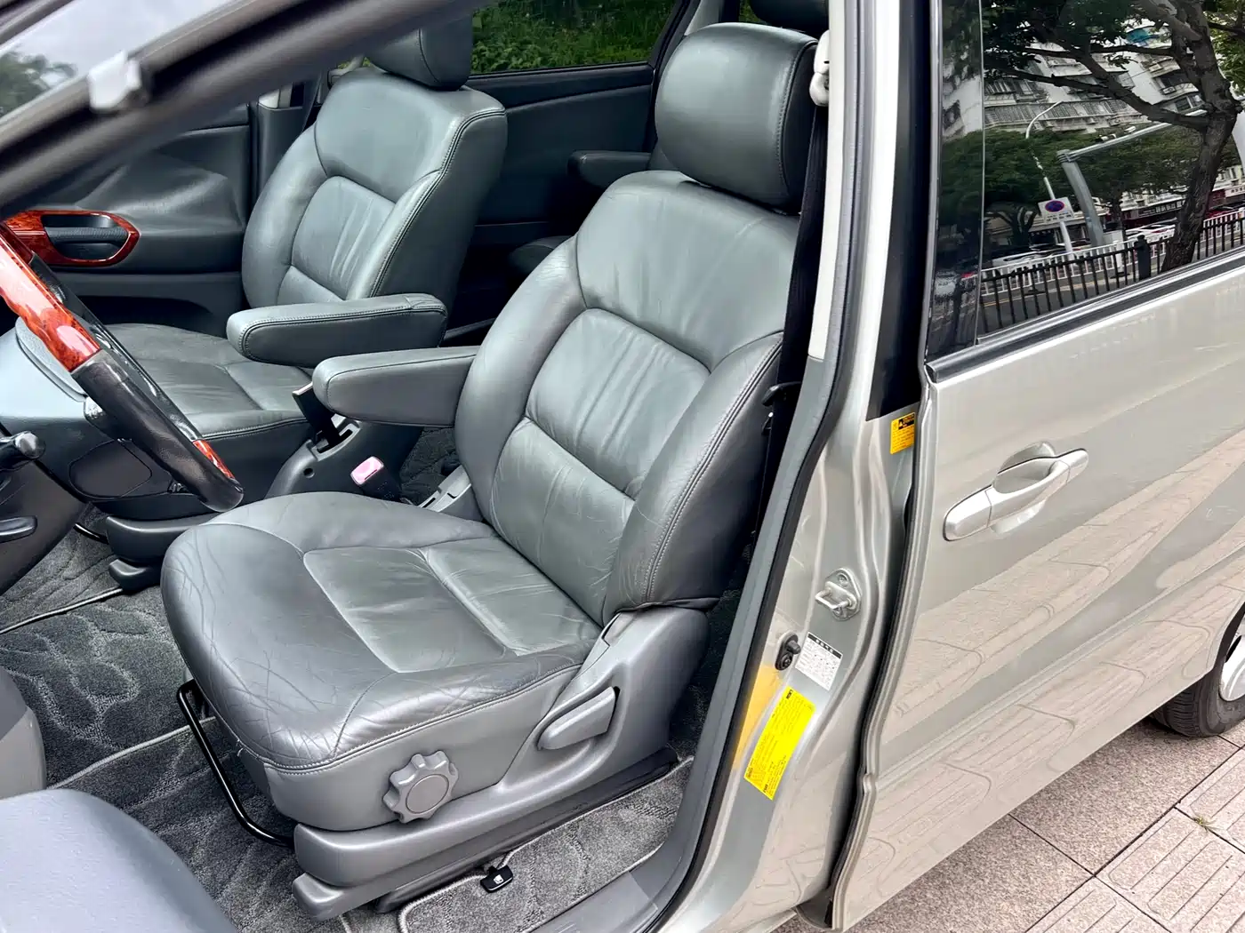 Toyota Previa 2004 2.4L AT фото 12