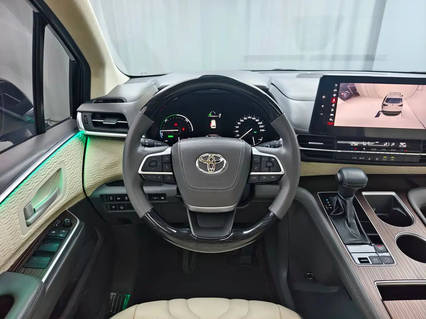 Toyota Sienna 2023 2.5L Hybrid Comfort Edition фото 13
