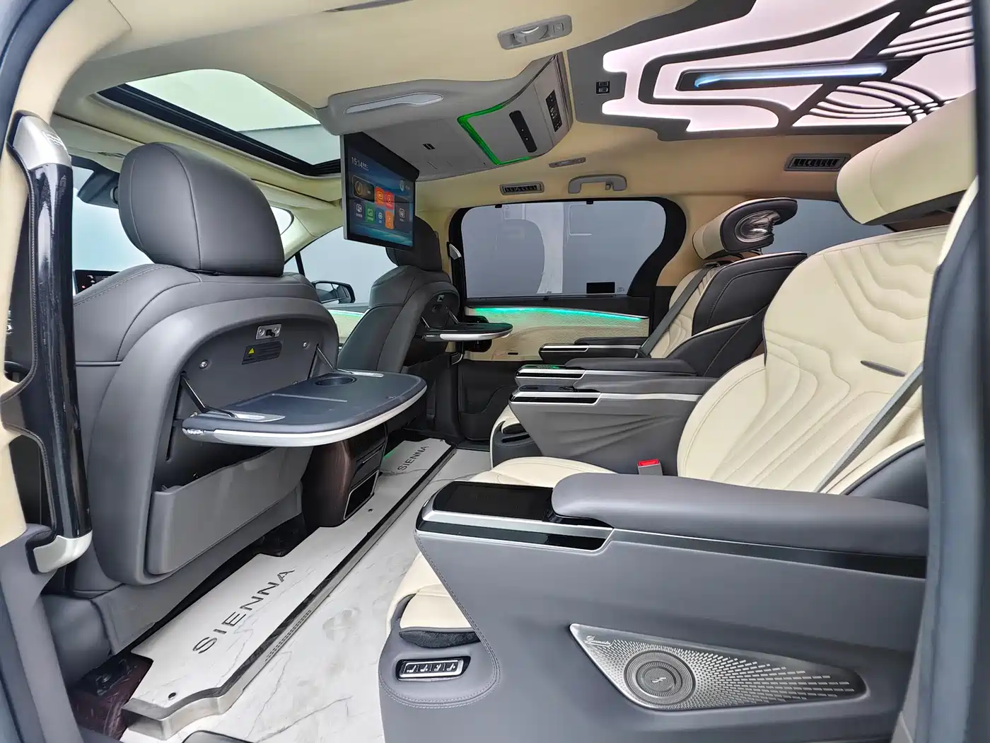 Toyota Sienna 2023 2.5L Hybrid Comfort Edition фото 18