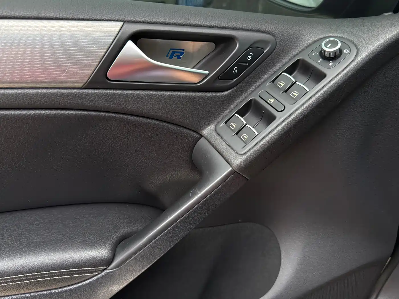 Volkswagen Golf (Import) 2013 2011 2.0TSI R