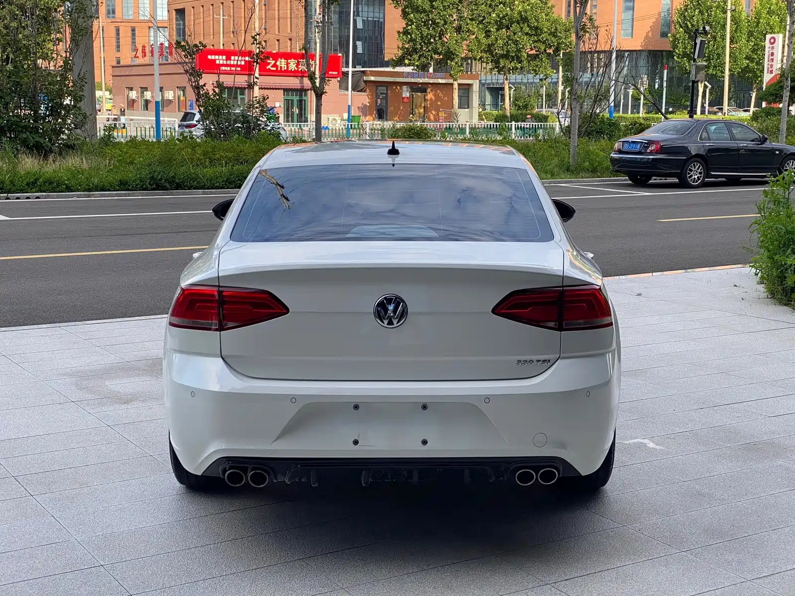 صورة 8 - Volkswagen Lamando