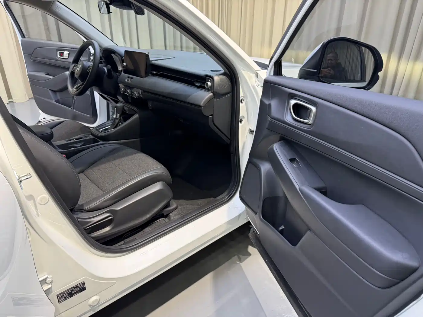 Photo 10 - Honda Vezel