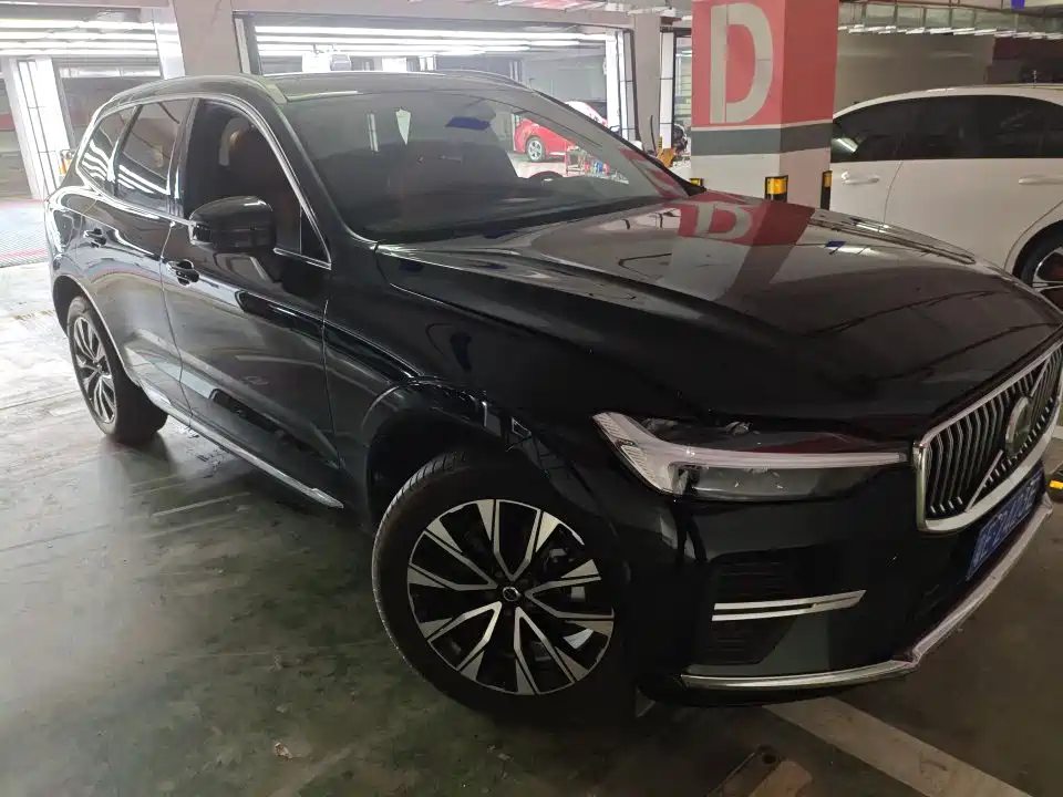 Фото 9 - Volvo XC60