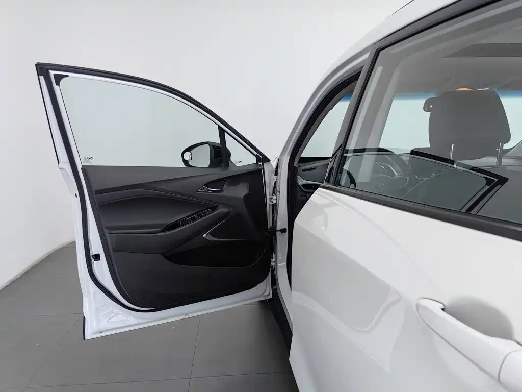 Chevrolet Volando 2021 2020 Mild Hybrid Redline 530T Automatic Premium Edition (5+2 seater)