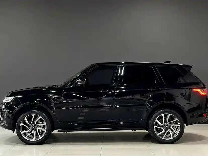 Land Rover Range Rover Sport 2020 3.0 L6 SE фото 3