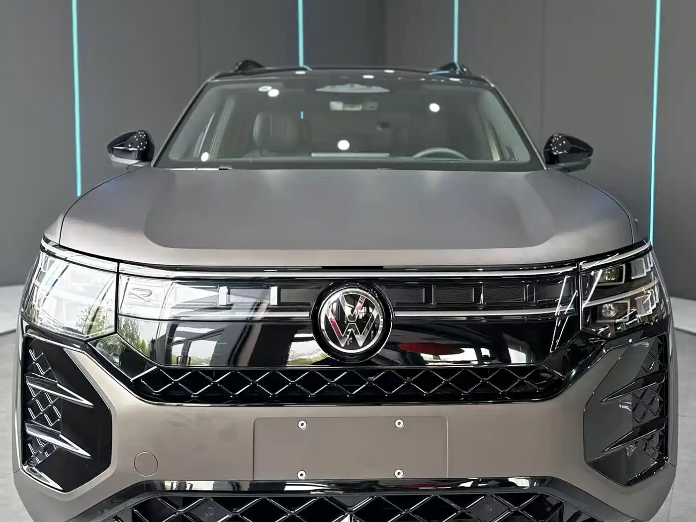 Volkswagen Teramont 2025 Teramont Pro 450TSI 4WD Summit Edition фото 2