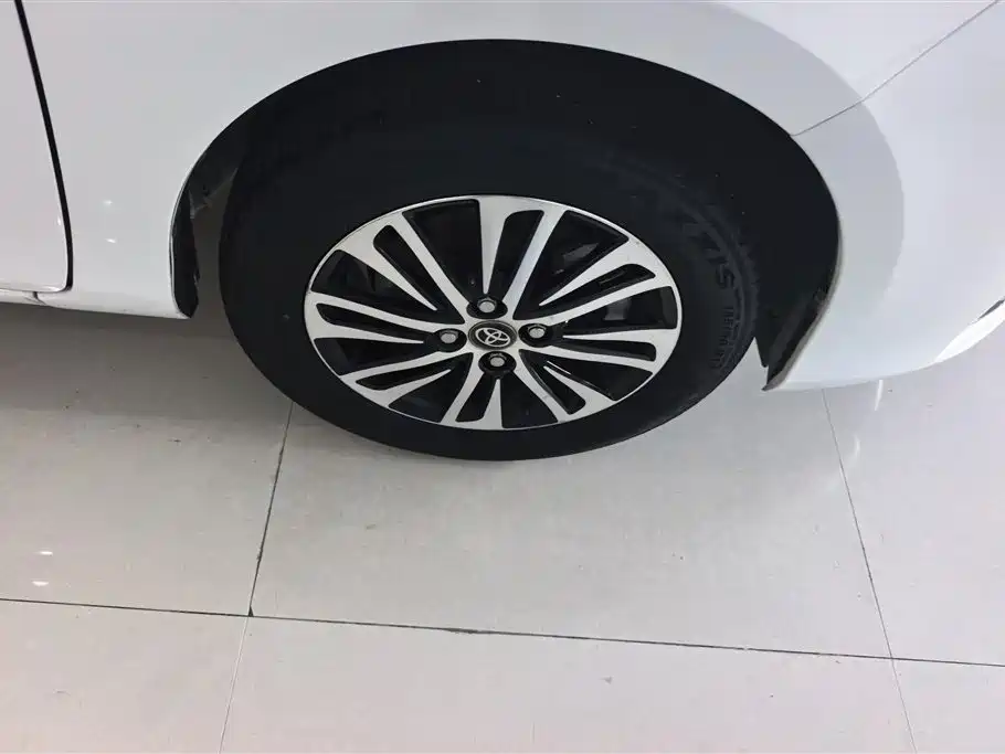 Toyota YARiS L Zhi Xiang 2022 1.5L CVT Leading PLUS Edition фото 6
