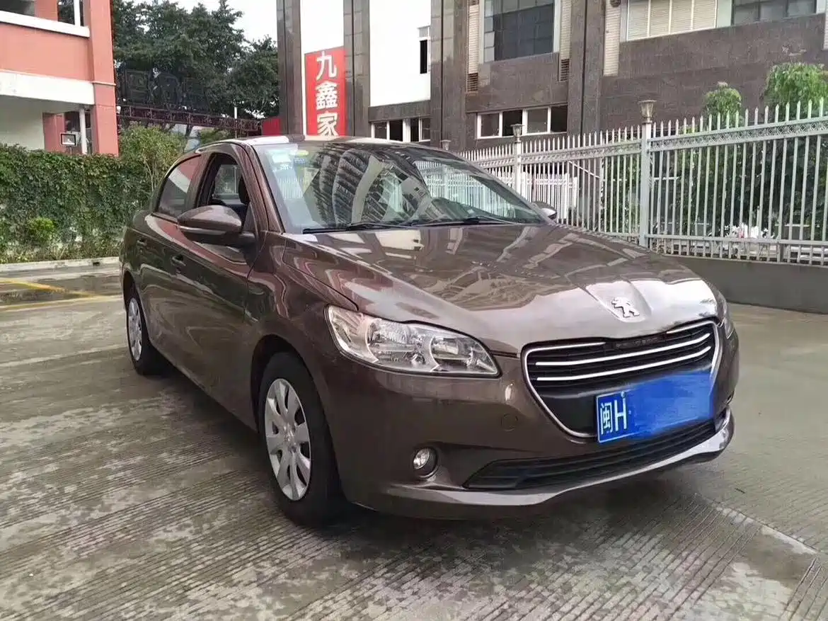 Peugeot 301 2014 1.6L Automatic Comfort Edition фото 3