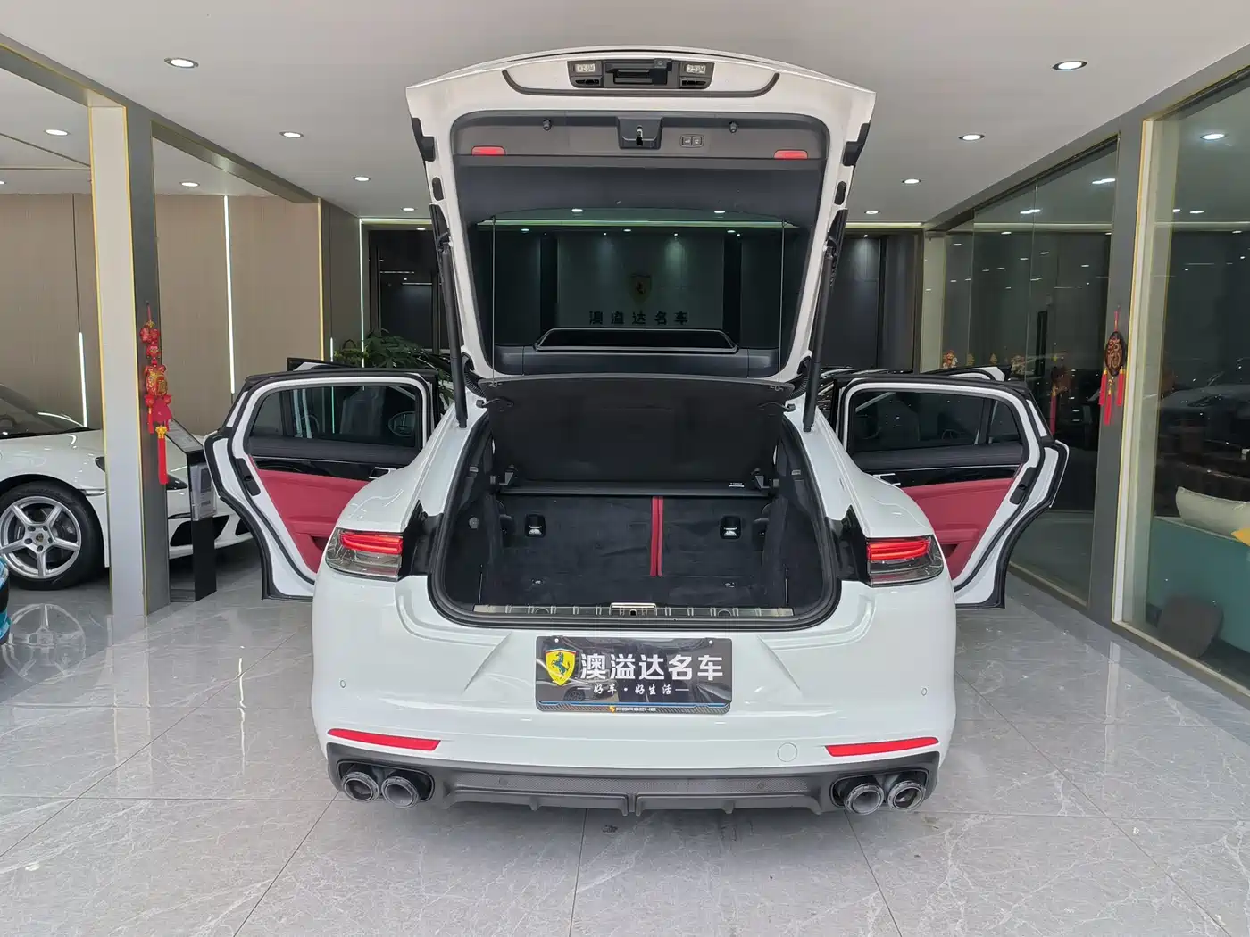 PORSCHE PANAMERA