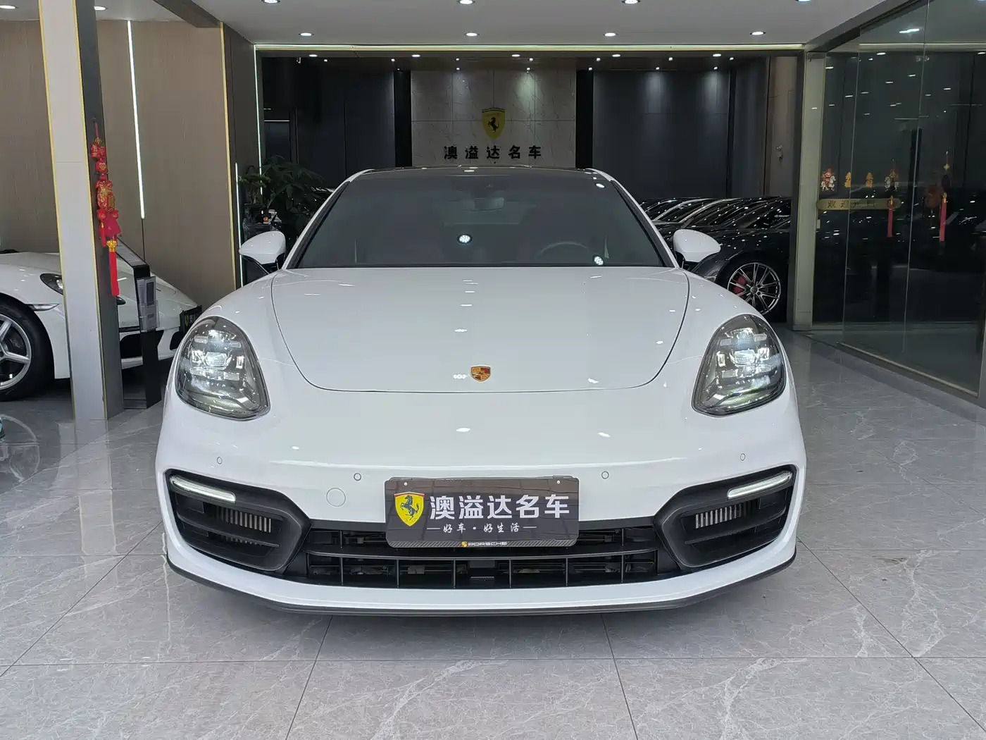 PORSCHE PANAMERA
