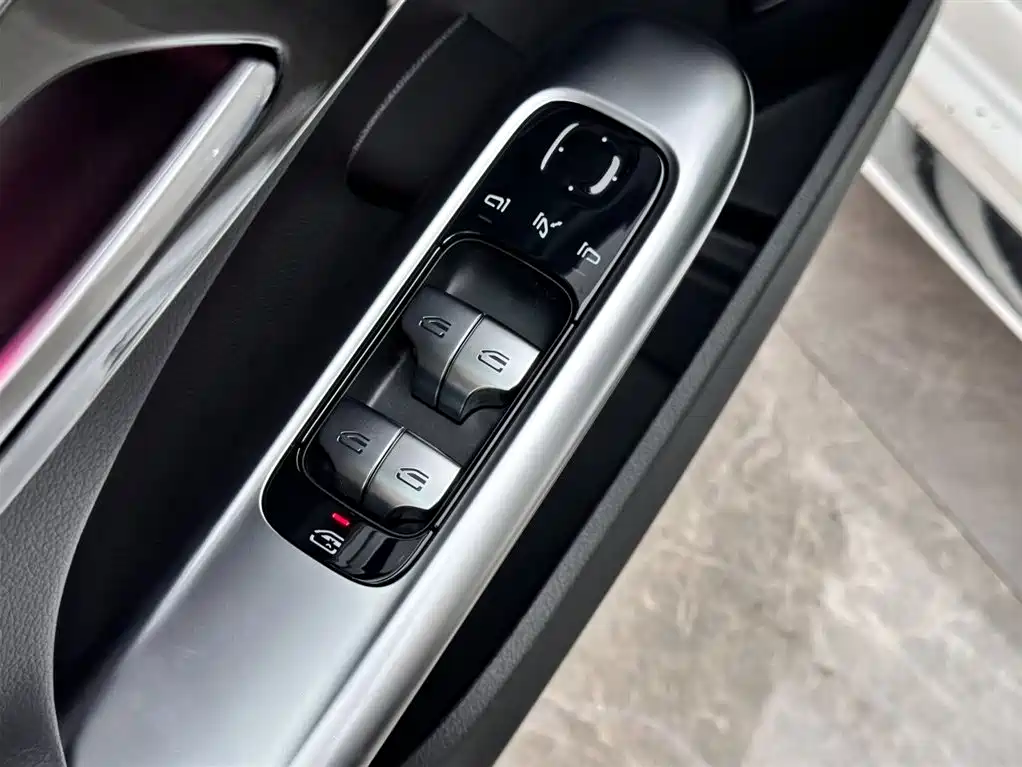 Mercedes-Benz C-Class 2025 C 260 L Sport Edition фото 16