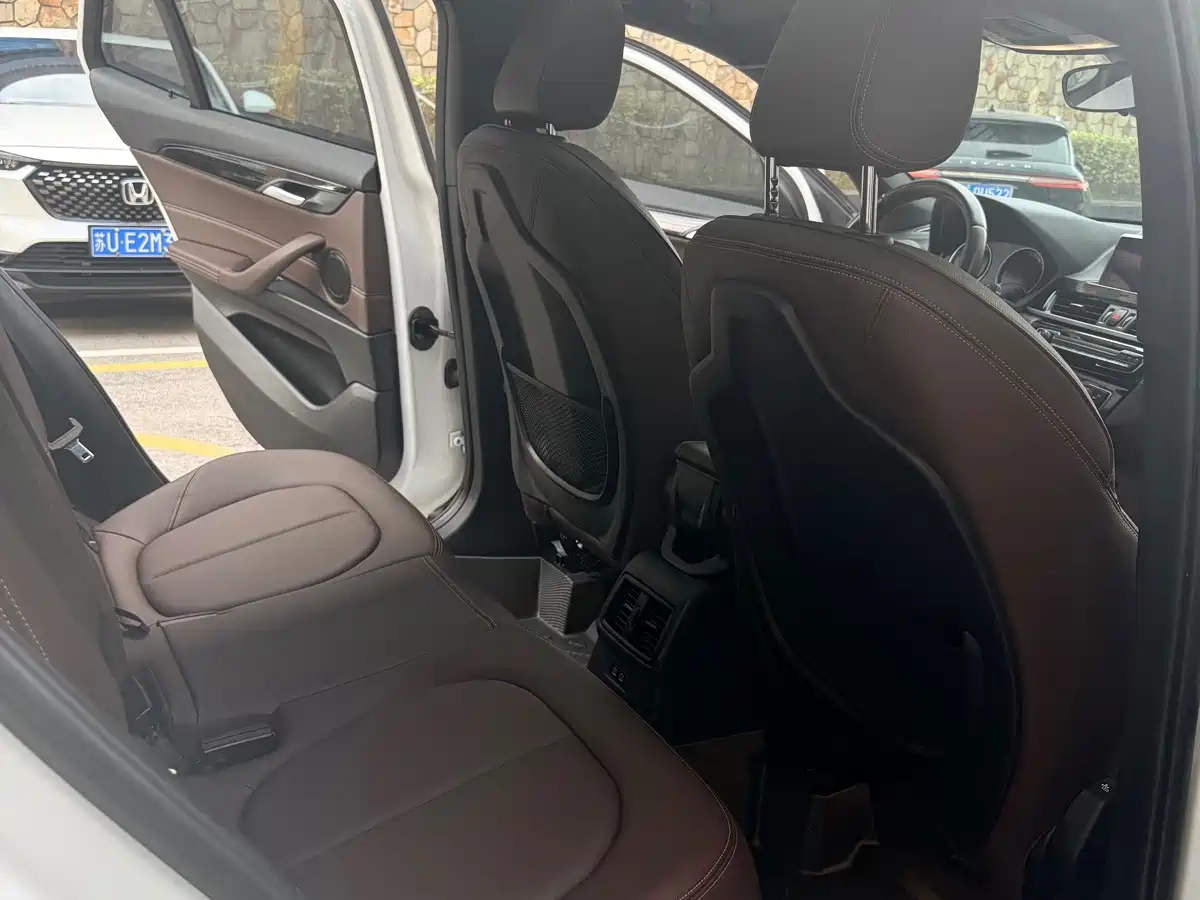 BMW X2 2020 2021 sDrive25i Leading M Sport Package