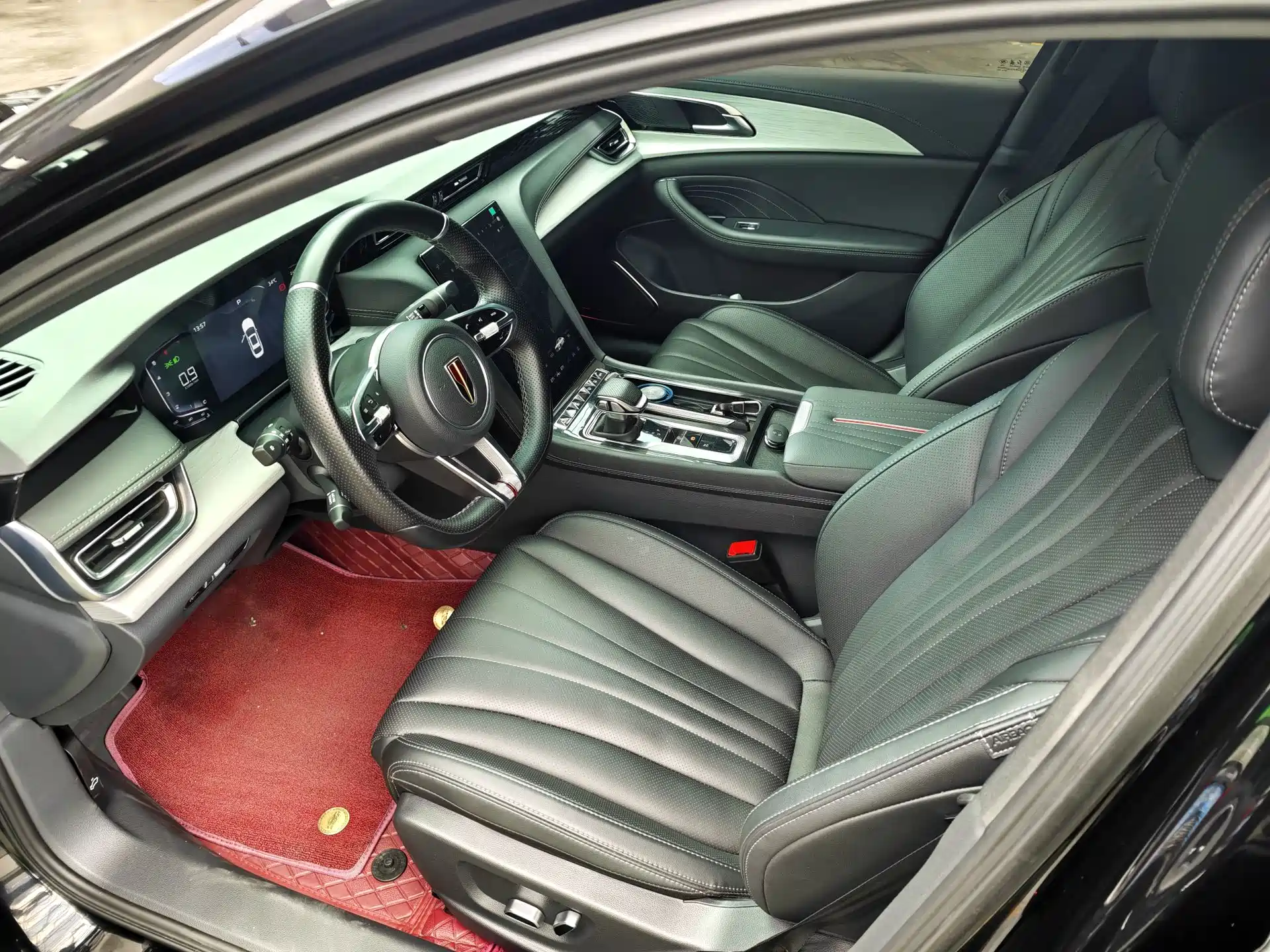 Photo 6 - Hongqi H5